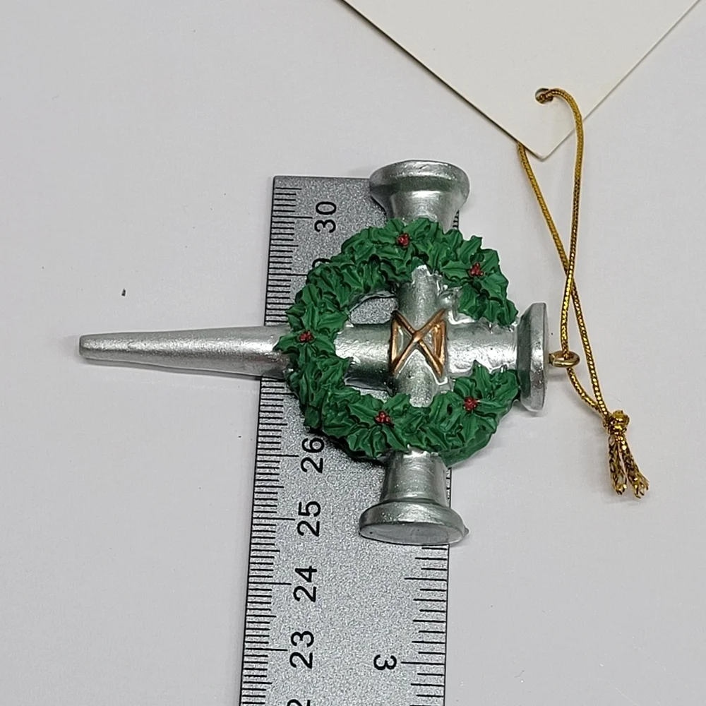 Vintage The Holly Wreath Cross Of‎ Nails Jesus Ornament Card Gift Present Resin